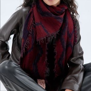 NEW Wilfred diamond mosaic triangle scarf (Aritzia)